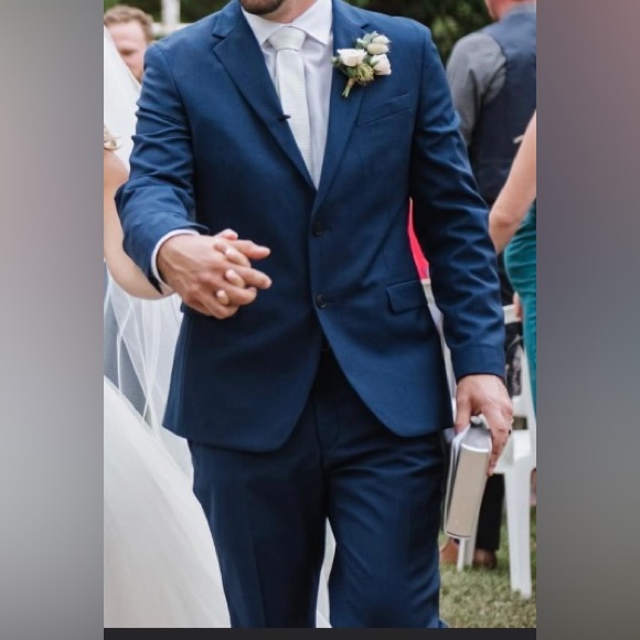 Joseph Abboud 2 Piece Suit - Navy Blue - Picture 4 of 8